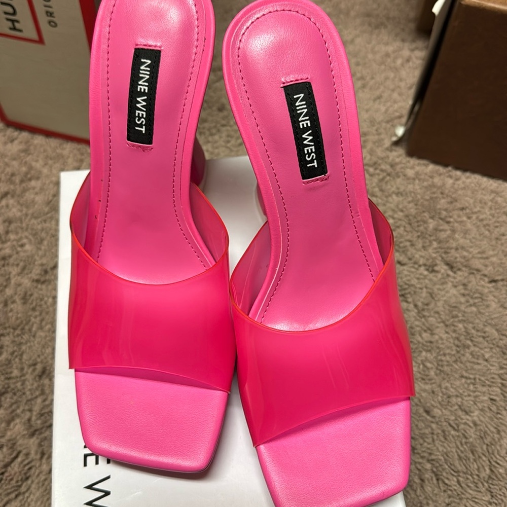 NIB Nine West jelly heels never worn size 6.5 in hot pink